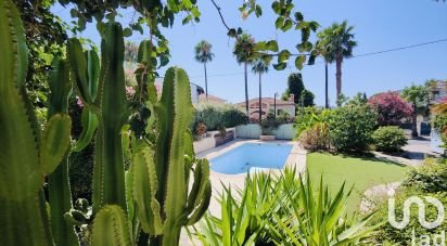 House 8 rooms of 250 m² in Hyères (83400)