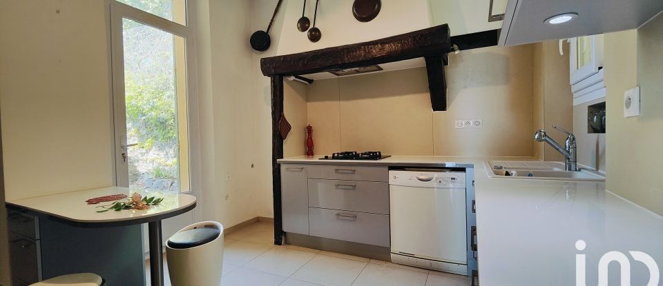 Maison 8 pièces de 250 m² à Hyères (83400)