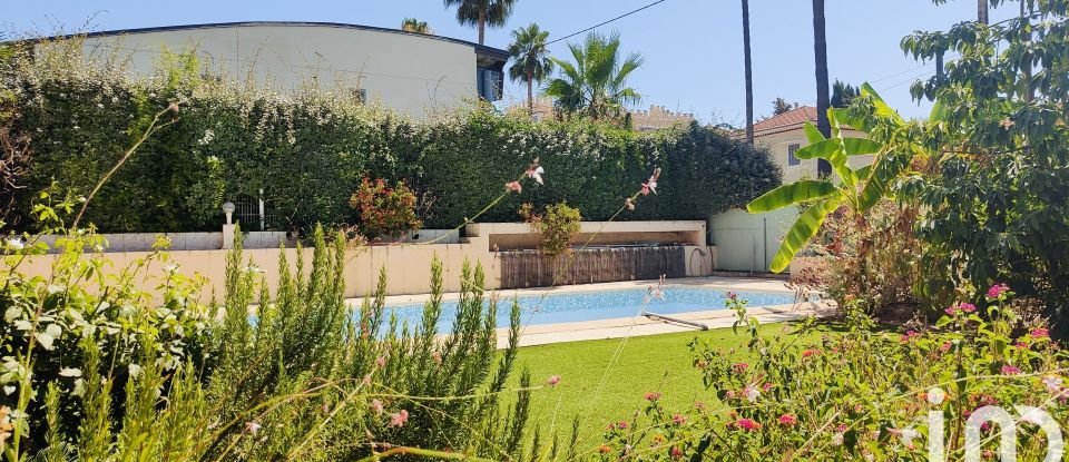 Maison 8 pièces de 250 m² à Hyères (83400)