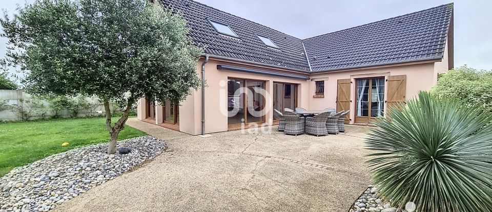 House 7 rooms of 137 m² in Petit-Caux (76370)