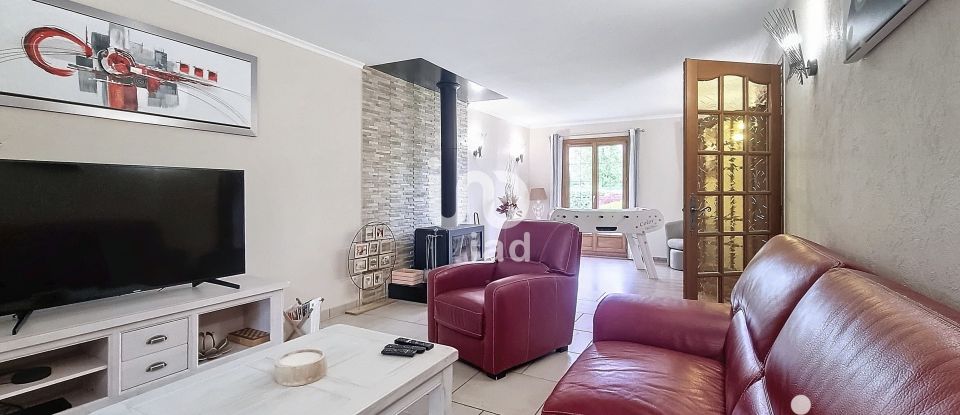 Maison 7 pièces de 137 m² à Petit-Caux (76370)