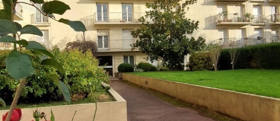 Apartment 4 rooms of 79 m² in Versailles (78000)