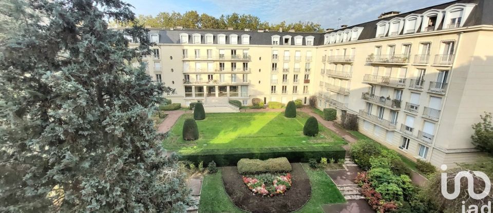 Apartment 4 rooms of 79 m² in Versailles (78000)