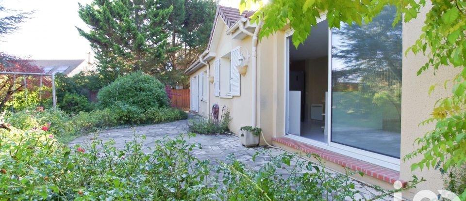 Maison 7 pièces de 160 m² à Vernouillet (78540)