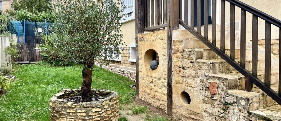 House 6 rooms of 140 m² in Sarlat-la-Canéda (24200)