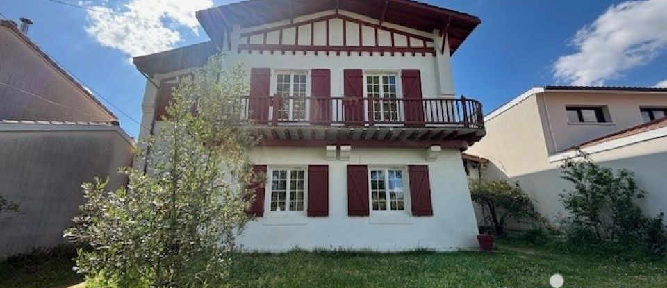 Maison 7 pièces de 175 m² à Pessac (33600)