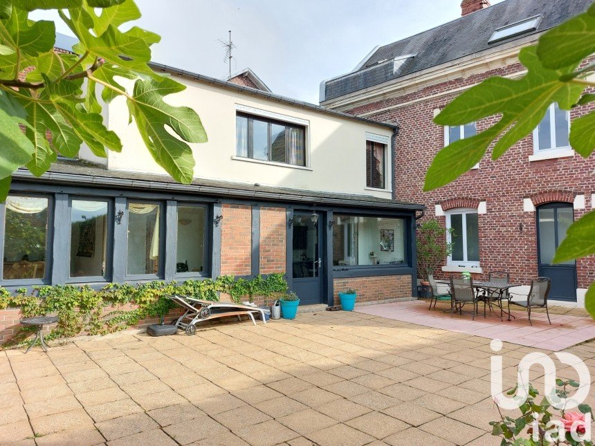 Maison 11 pièces de 284 m² à Ham (80400)