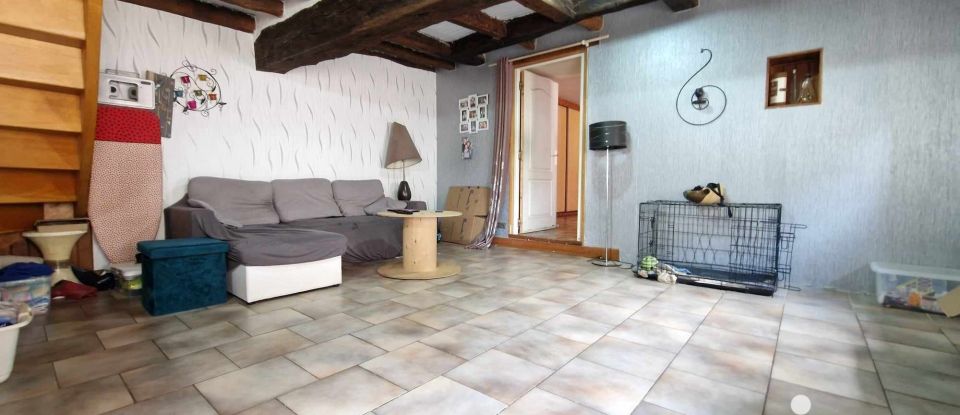 Longère 7 pièces de 148 m² à Connerré (72160)