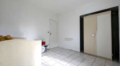 House 5 rooms of 100 m² in Saint-Louis-de-Montferrand (33440)