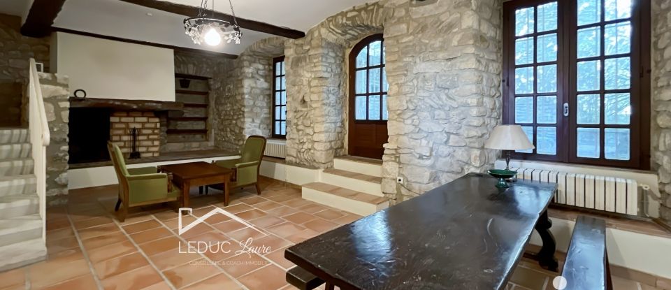 Mansion 9 rooms of 260 m² in La Roque-sur-Cèze (30200)