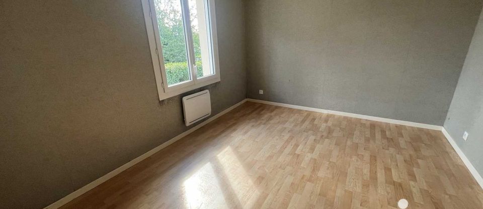 Maison 5 pièces de 110 m² à Mazières-en-Gâtine (79310)