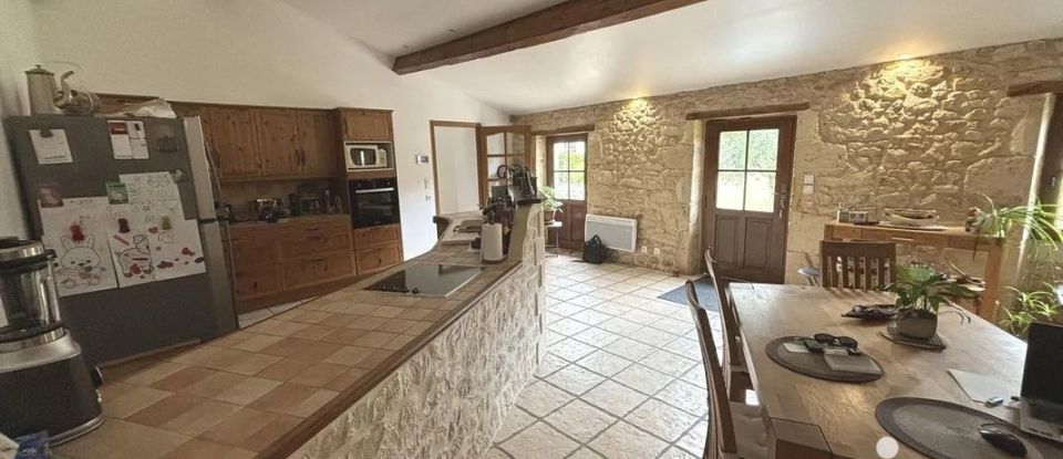 Longere 6 rooms of 180 m² in Gaillan-en-Médoc (33340)