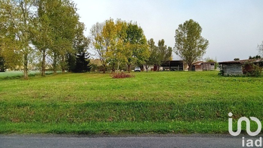 Land of 3,376 m² in Labatut-Rivière (65700)