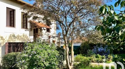 House 7 rooms of 176 m² in Saint-Laurent-du-Var (06700)