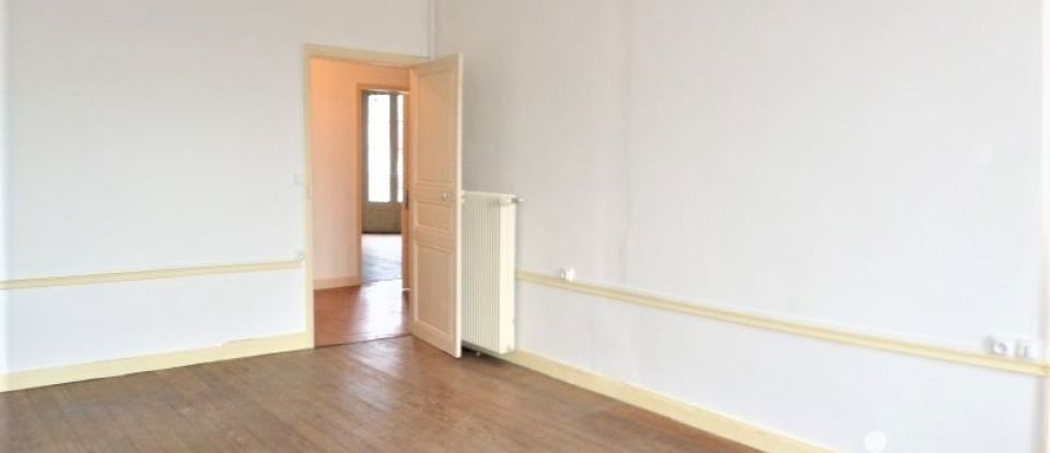 Apartment 4 rooms of 84 m² in Villeneuve-sur-Yonne (89500)