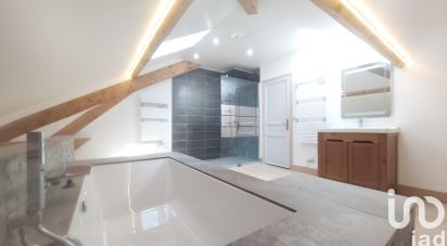 Maison 8 pièces de 240 m² à Saint-Martin-la-Plaine (42800)