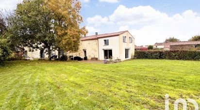 Maison traditionnelle 5 pièces de 136 m² à - (85120)