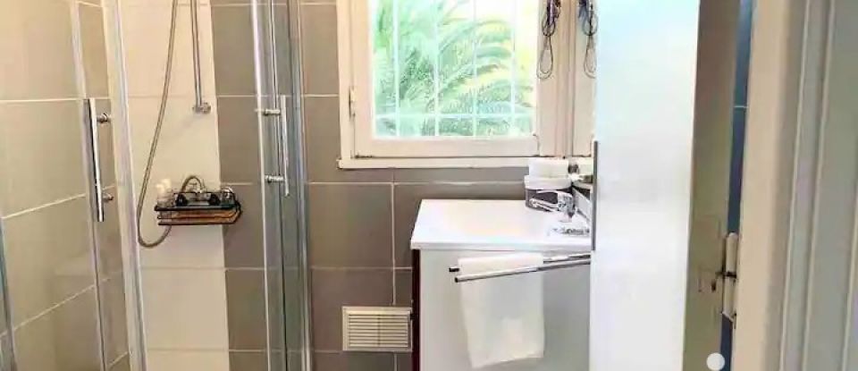 Studio 1 room of 15 m² in Cannes (06150)