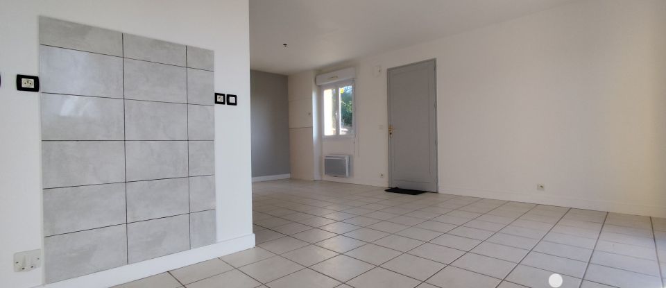 Maison 5 pièces de 75 m² à Sainte-Marie (35600)