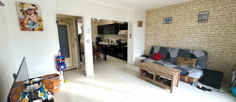 House 5 rooms of 72 m² in Saint-Bouize (18300)