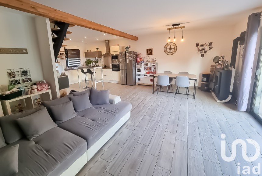 Maison 4 pièces de 92 m² à Bauvin (59221)