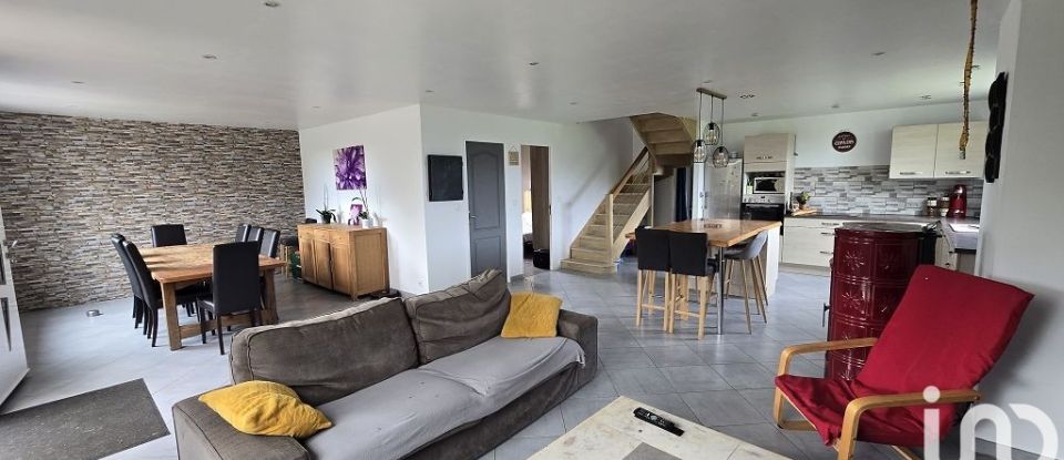 Maison 7 pièces de 140 m² à Caouënnec-Lanvézéac (22300)