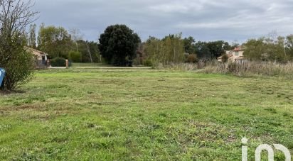 Land of 702 m² in Muret (31600)