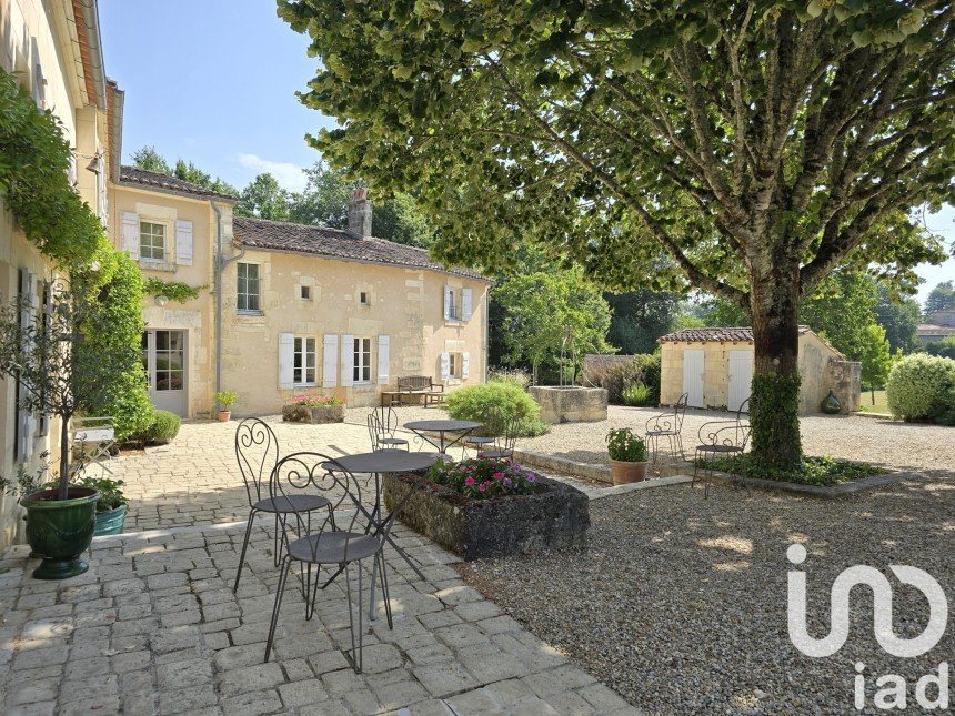 Mansion 12 rooms of 480 m² in Cherves-Richemont (16370)