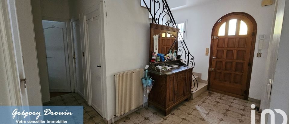 Traditional house 7 rooms of 184 m² in Ury (77760)