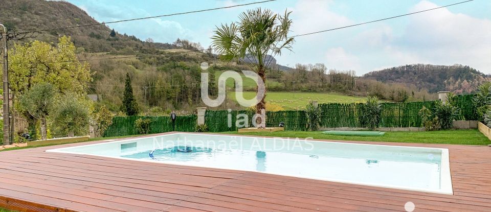 Maison 8 pièces de 234 m² à Fondamente (12540)