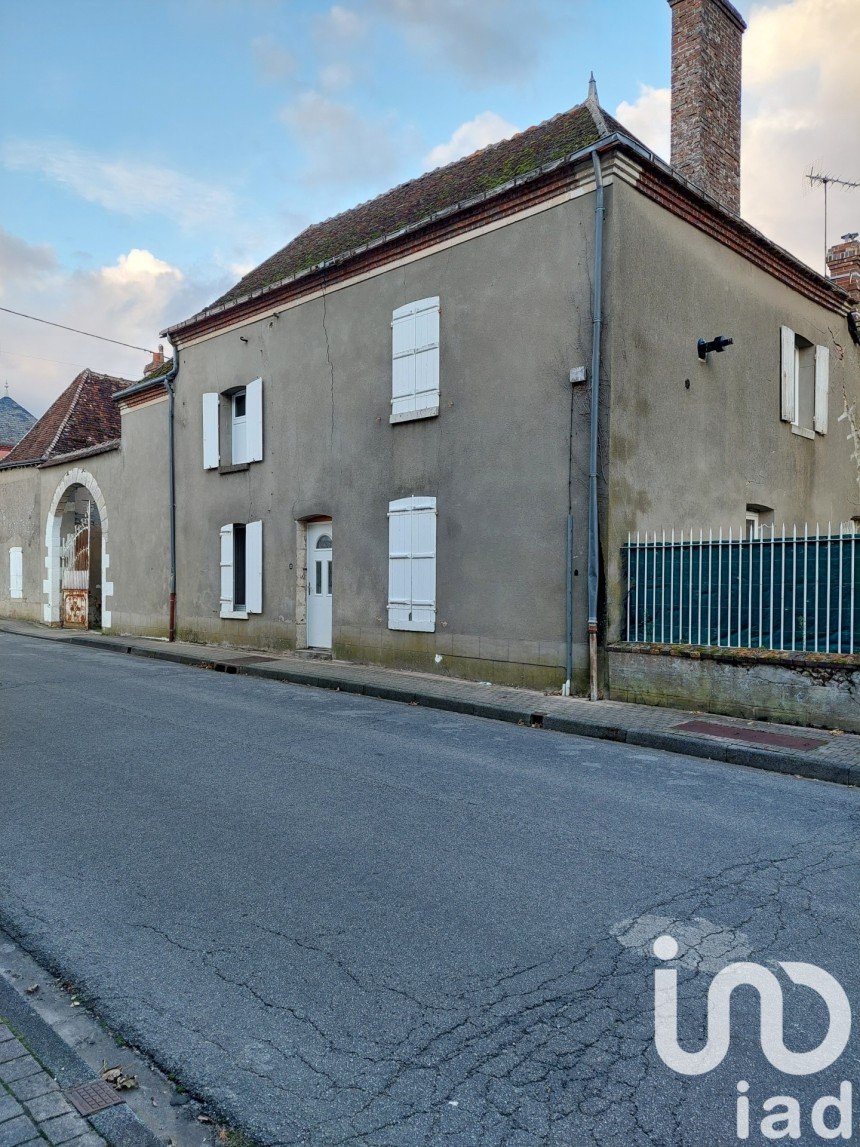 Maison 4 pièces de 144 m² à Saint-Maurice-sur-Aveyron (45230)