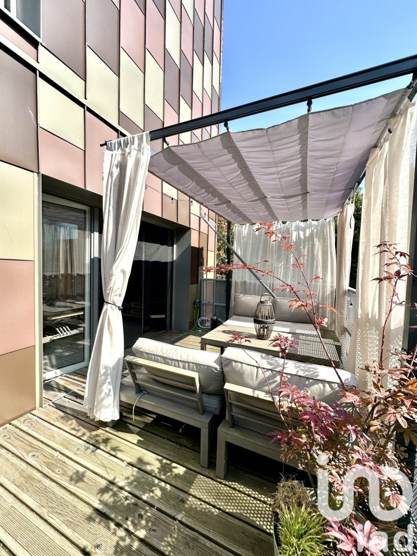 Duplex 4 rooms of 84 m² in Massy (91300)