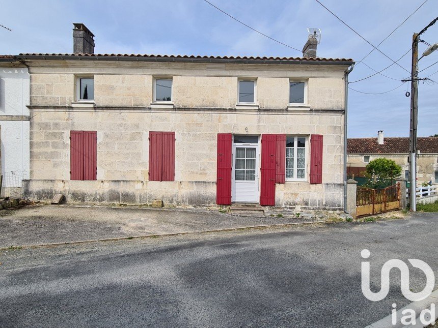 Maison traditionnelle 5 pièces de 142 m² à Les Essards (17250)