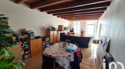 Traditional house 5 rooms of 142 m² in Les Essards (17250)