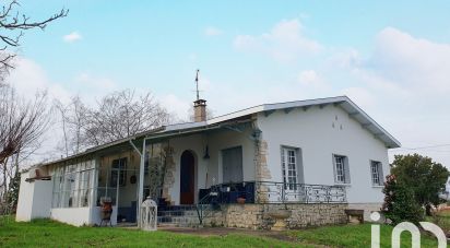 Maison traditionnelle 4 pièces de 92 m² à Gensac (33890)