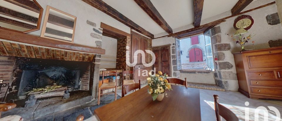 Village house 6 rooms of 207 m² in Herment (63470)