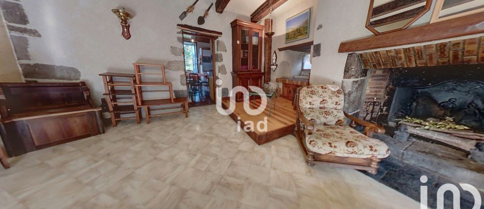 Village house 6 rooms of 207 m² in Herment (63470)