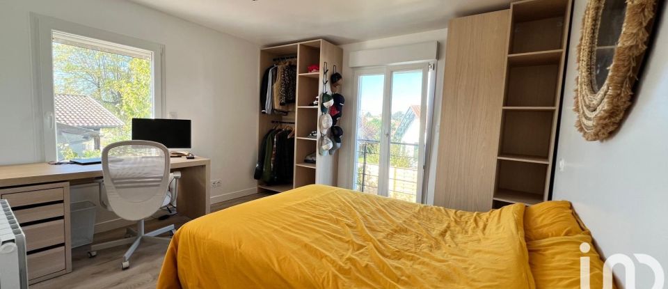 Maison 5 pièces de 105 m² à Saint-Vincent-de-Tyrosse (40230)