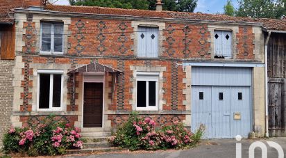 Traditional house 3 rooms of 70 m² in La Neuville-au-Pont (51800)