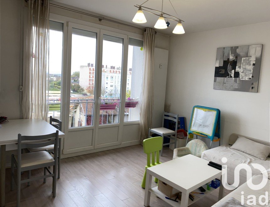 Apartment 3 rooms of 57 m² in Troyes (10000)