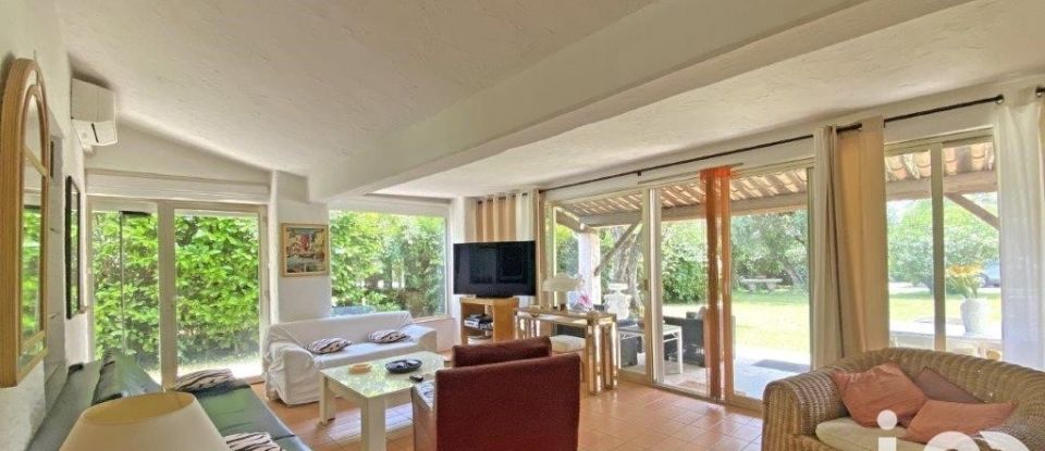 Maison 5 pièces de 177 m² à Roquefort-les-Pins (06330)