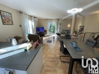 Town house 4 rooms of 90 m² in Clermont-l'Hérault (34800)