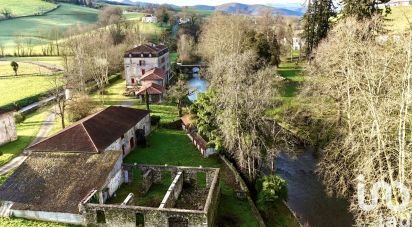 Château 25 pièces de 1 500 m² à Saint-Palais (64120)