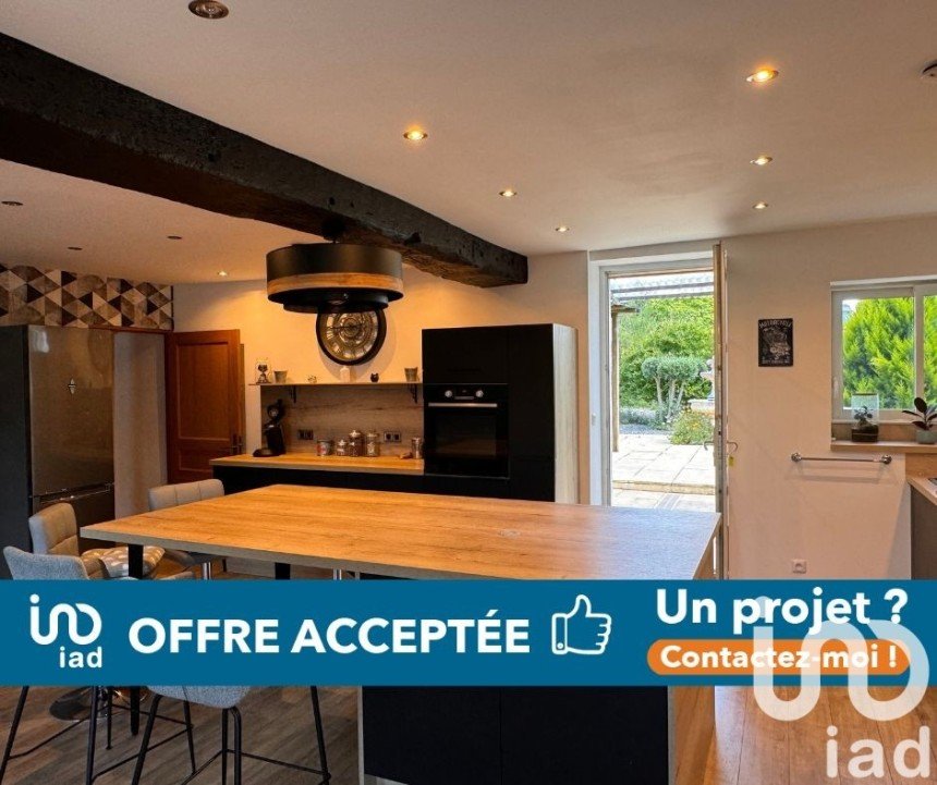 Traditional house 5 rooms of 126 m² in Saint-Hilaire-des-Loges (85240)