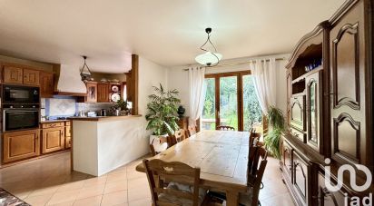 Traditional house 7 rooms of 140 m² in La Ville-du-Bois (91620)