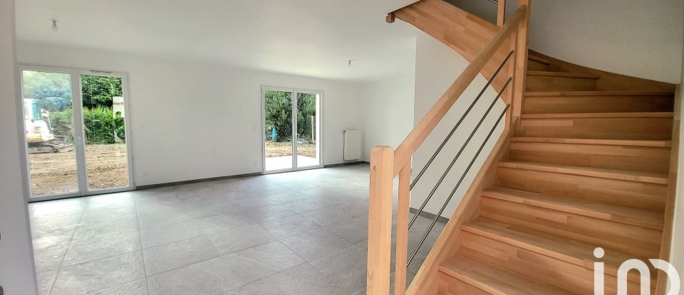 Pavilion 5 rooms of 96 m² in Artenay (45410)