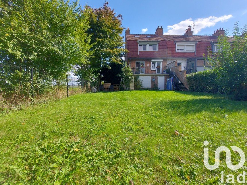 Maison traditionnelle 5 pièces de 90 m² à La Chapelle-d'Armentières (59930)