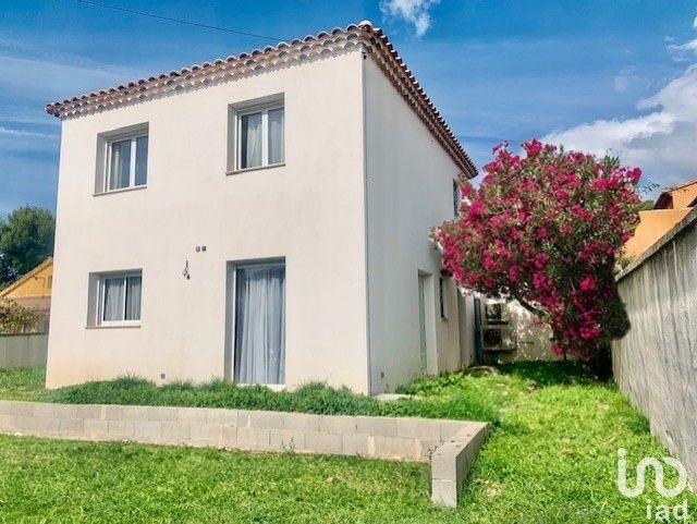 House 8 rooms of 160 m² in Marseille (13015)