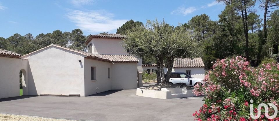 House 8 rooms of 187 m² in Le Muy (83490)