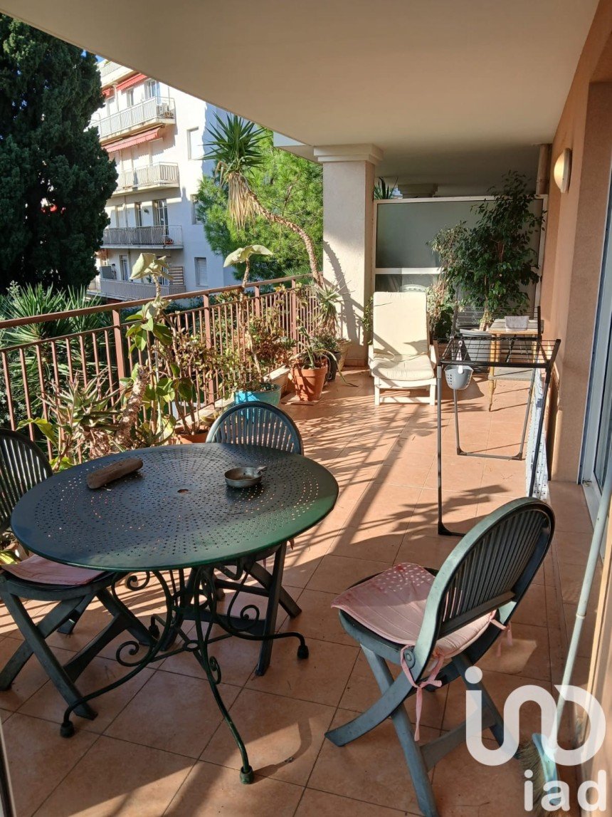 Appartement 3 pièces de 90 m² à Nice (06100)